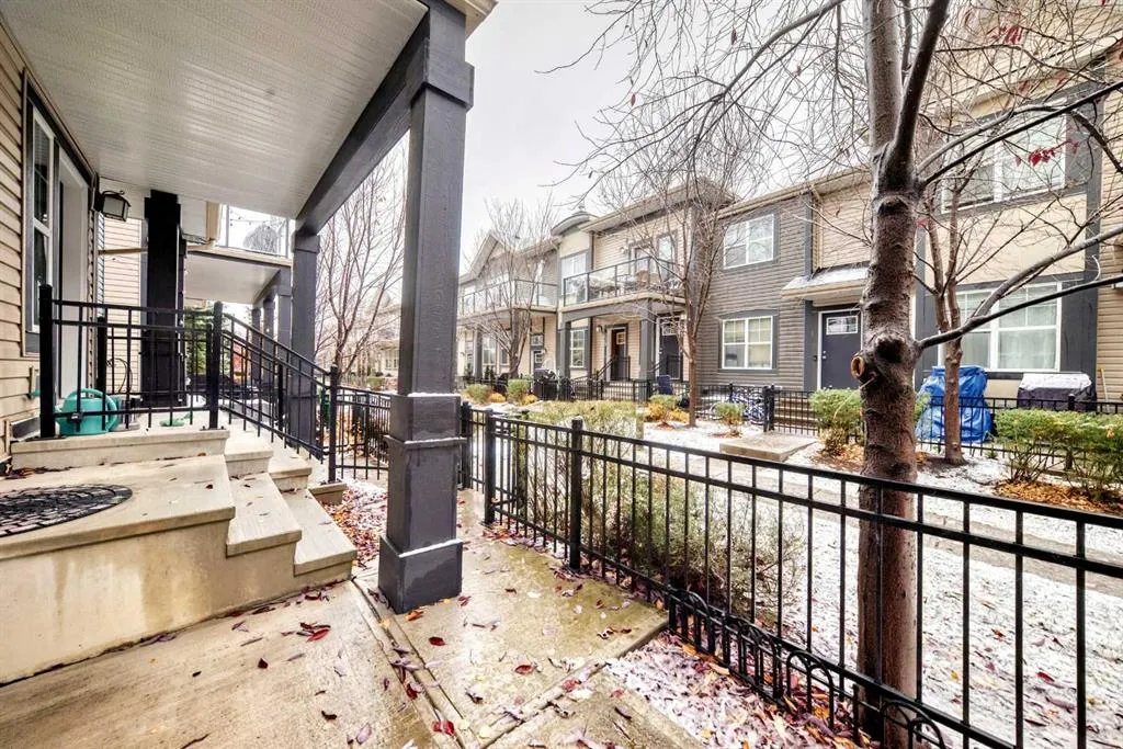 1042 Mckenzie Towne Villas SE