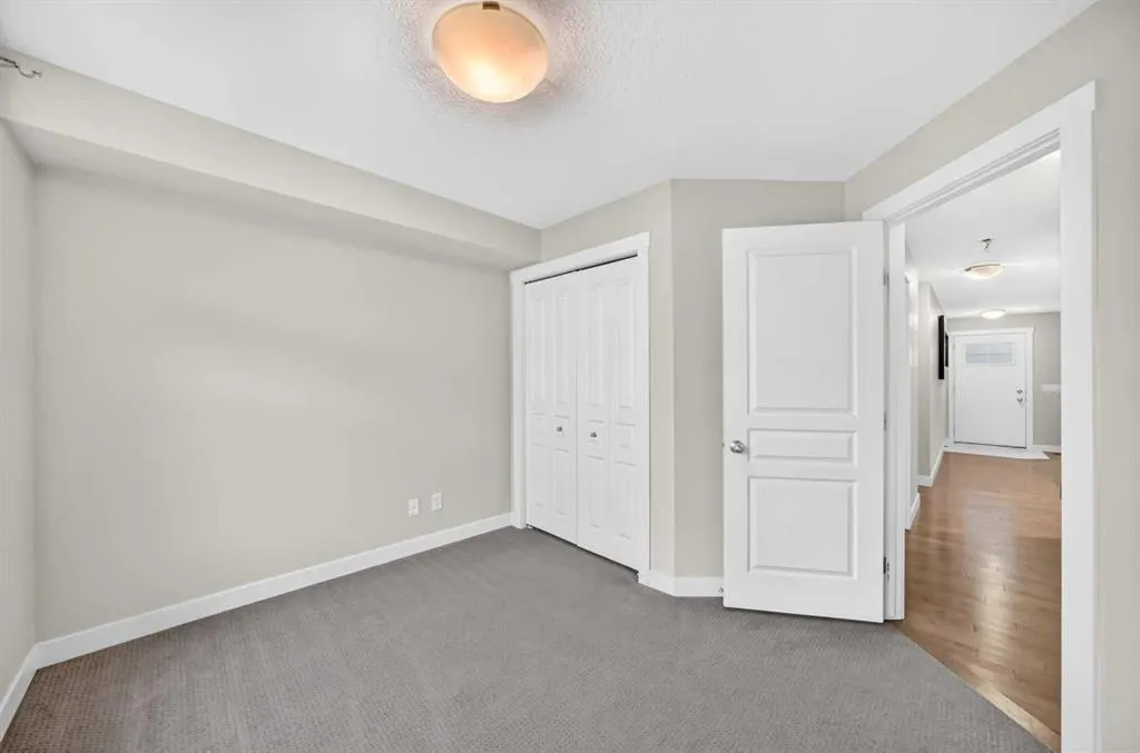 1042 Mckenzie Towne Villas SE