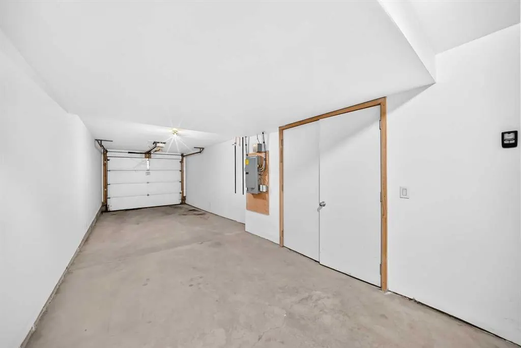 1042 Mckenzie Towne Villas SE