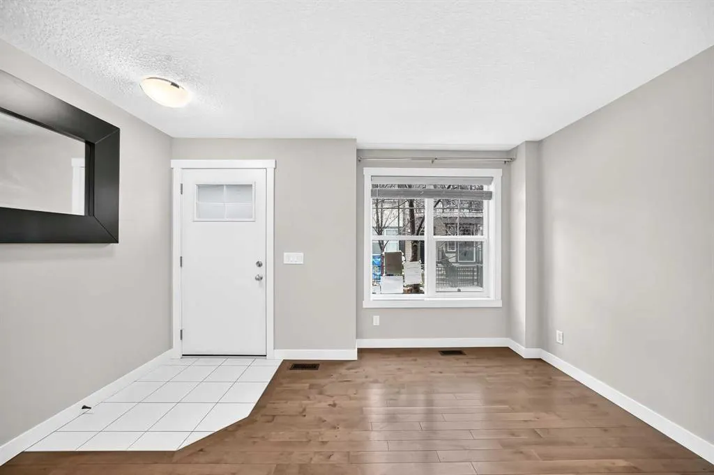 1042 Mckenzie Towne Villas SE