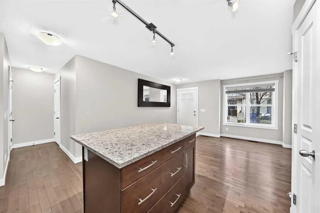 1042 Mckenzie Towne Villas SE