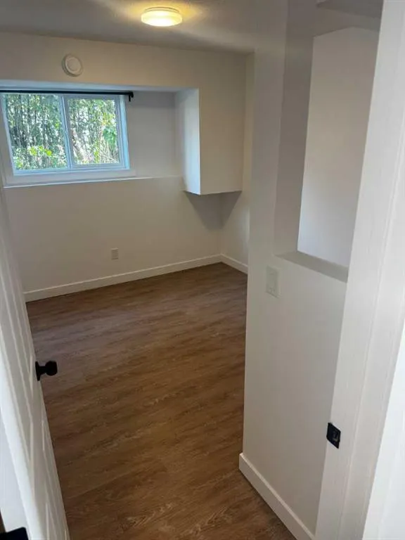 212 1 Avenue E #5