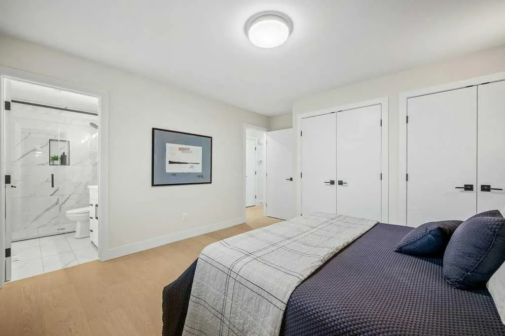 7 Canna Bay SW