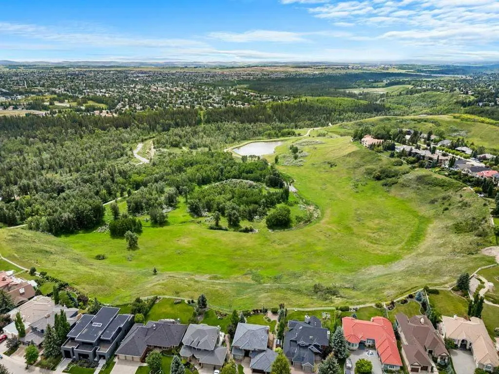 7 Canna Bay SW