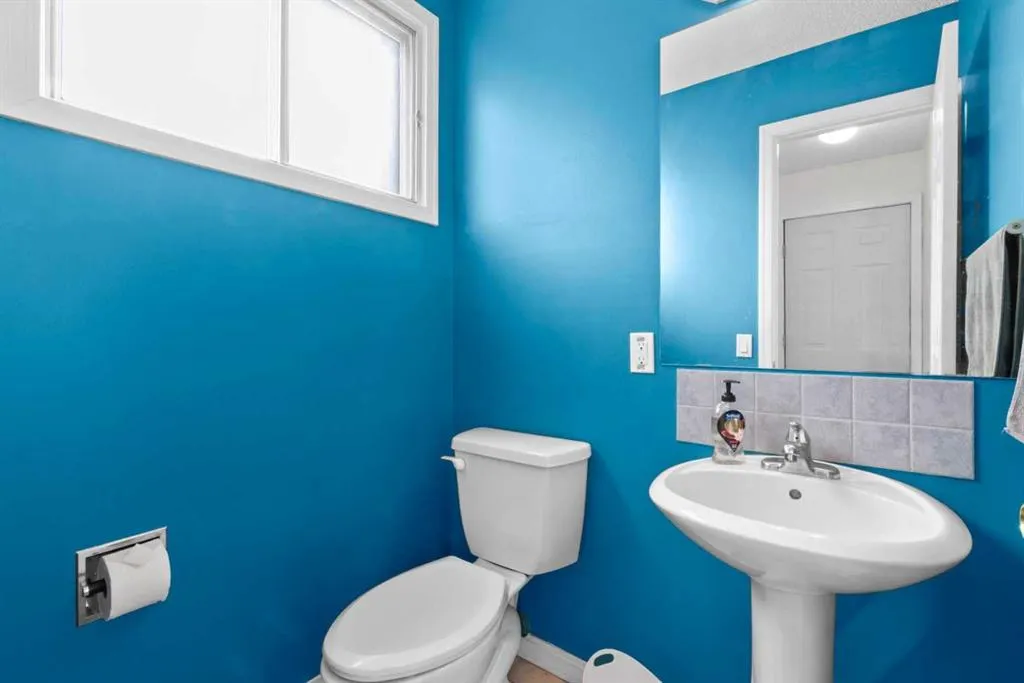 18 Fonda Crescent SE