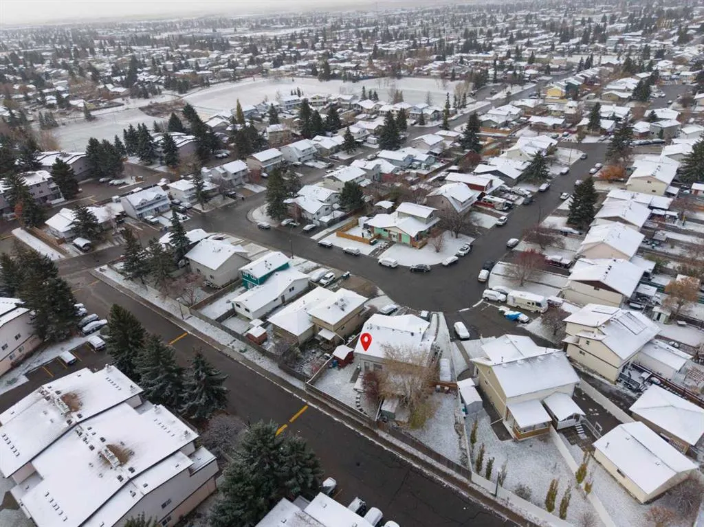 18 Fonda Crescent SE