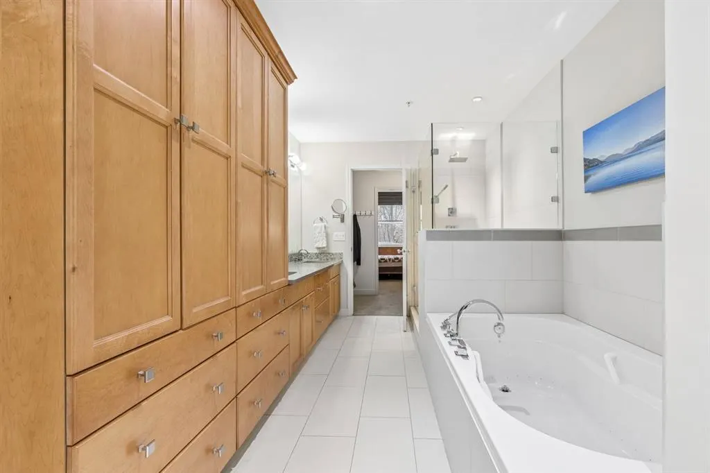 2134 Kensington Road NW #308