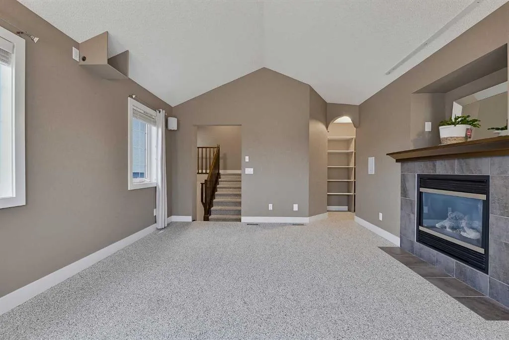 36 Evergreen Square SW