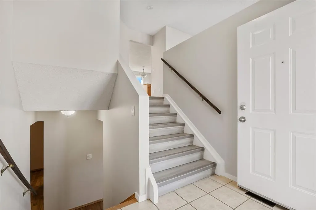 33 Assiniboine Drive