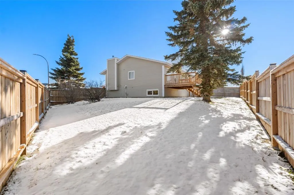 33 Assiniboine Drive