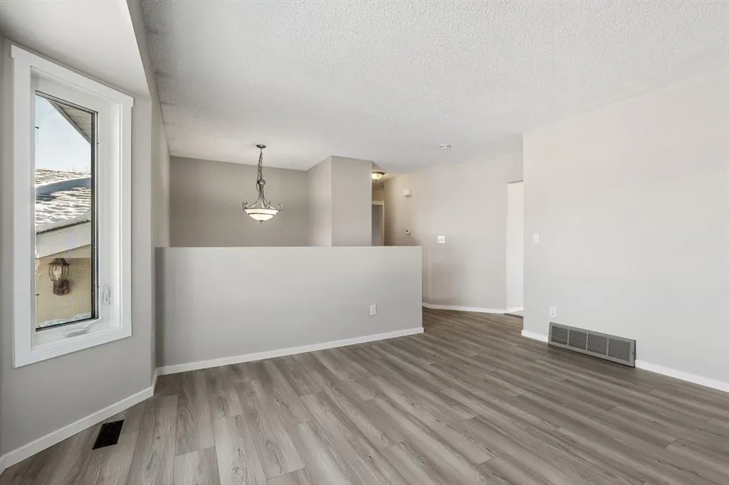 33 Assiniboine Drive