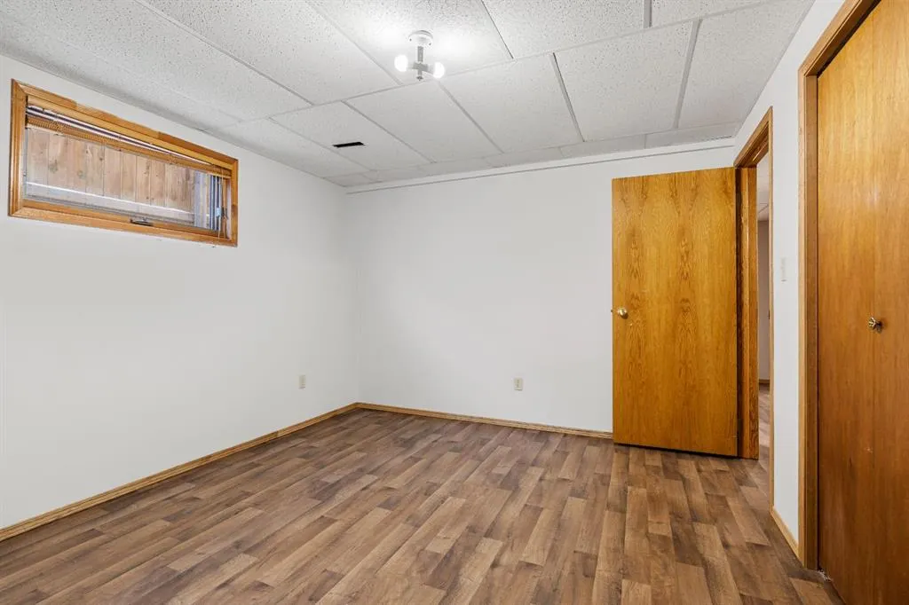 33 Assiniboine Drive