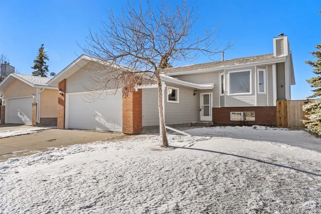 33 Assiniboine Drive