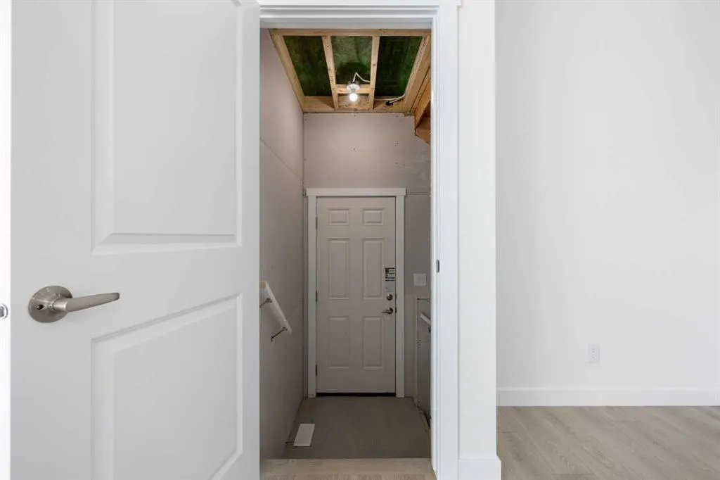 304 Edgefield Close