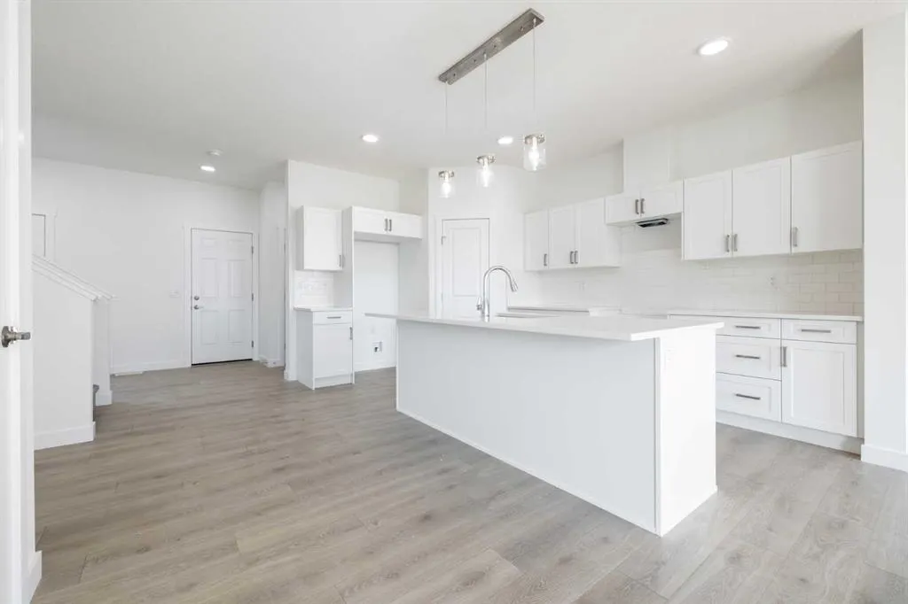 304 Edgefield Close