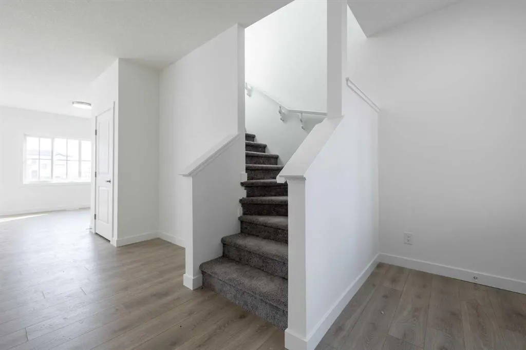 304 Edgefield Close
