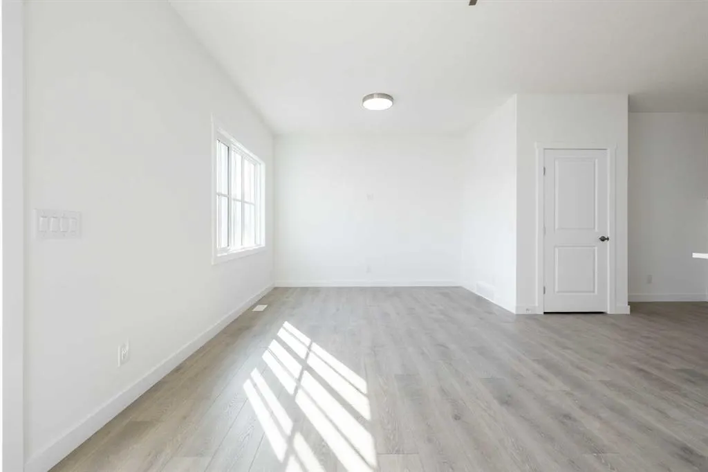 304 Edgefield Close