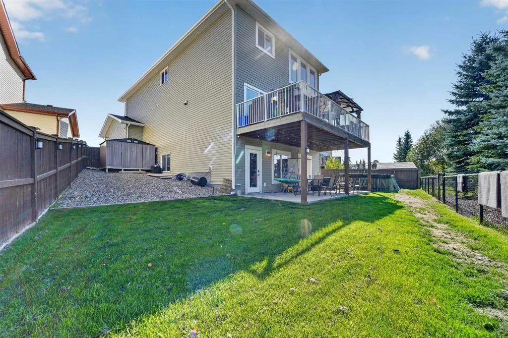 673 Twinriver Crescent W