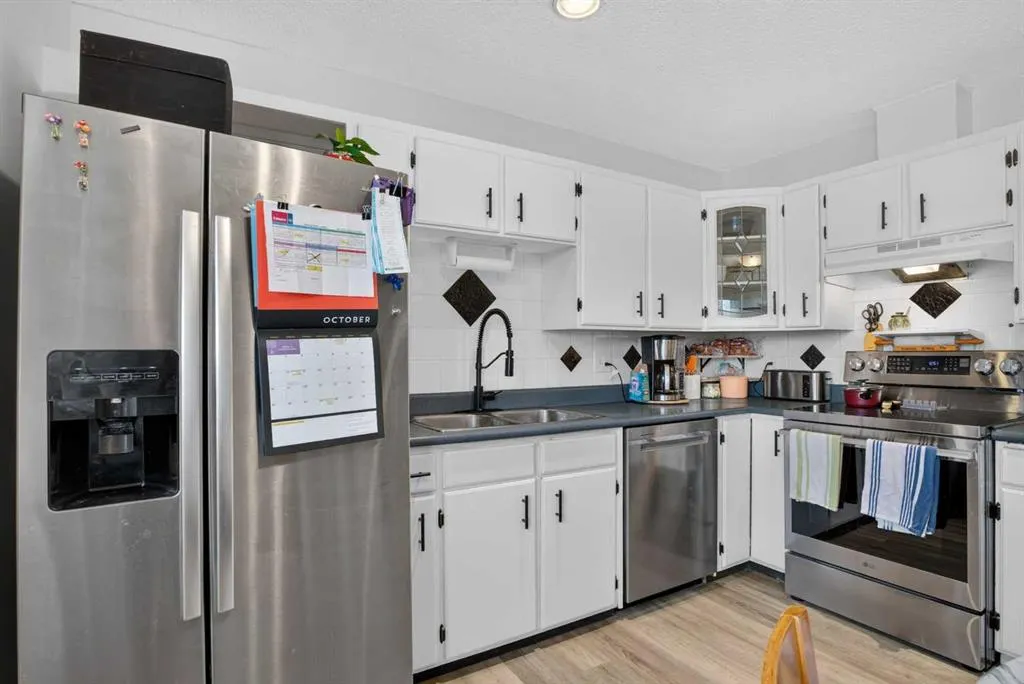 1051 Abbeydale Drive NE