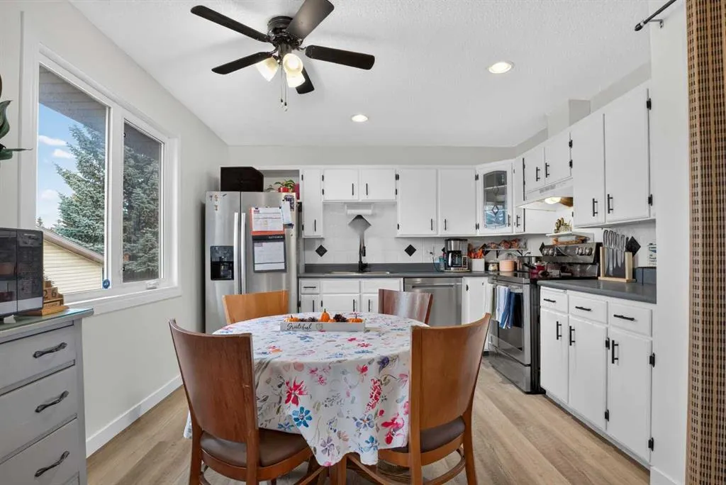 1051 Abbeydale Drive NE
