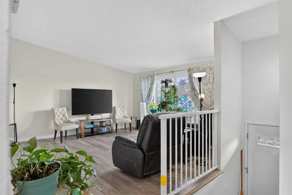 1051 Abbeydale Drive NE