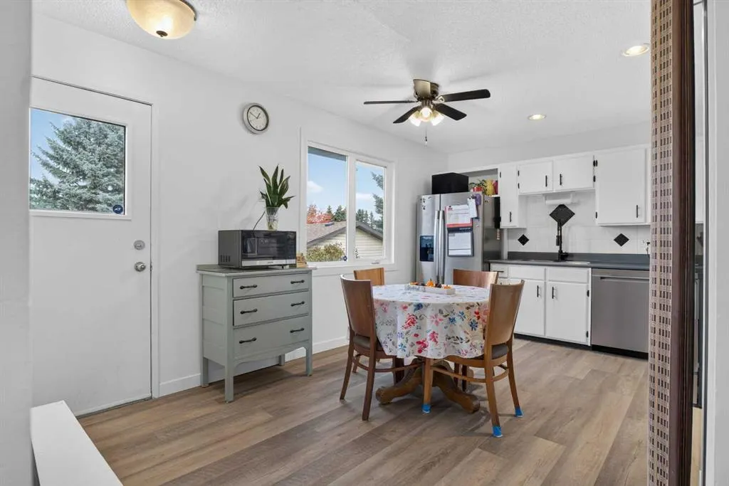 1051 Abbeydale Drive NE