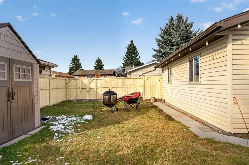 1051 Abbeydale Drive NE