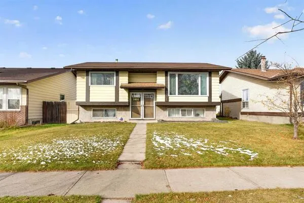 1051 Abbeydale Drive NE