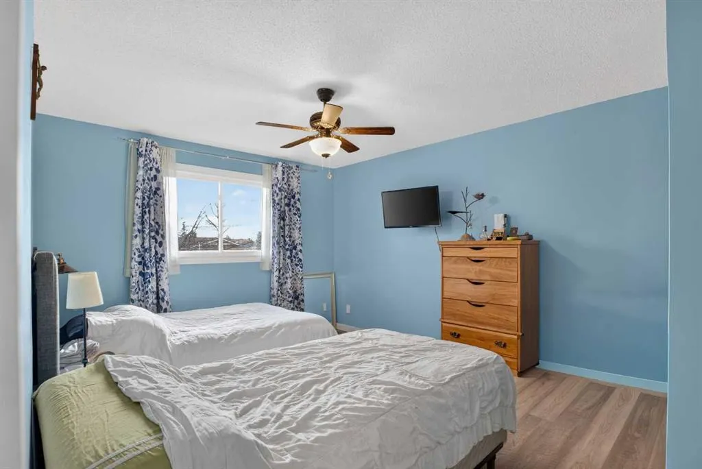 1051 Abbeydale Drive NE