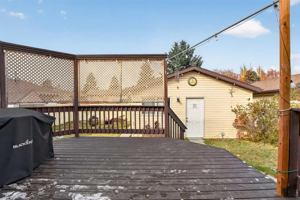 1051 Abbeydale Drive NE