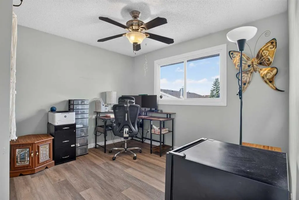 1051 Abbeydale Drive NE