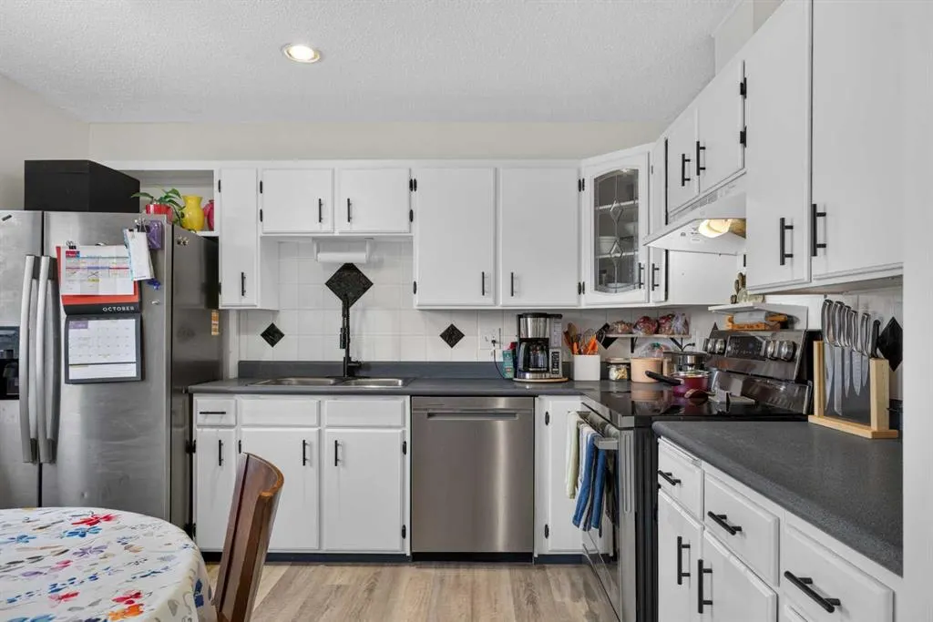 1051 Abbeydale Drive NE
