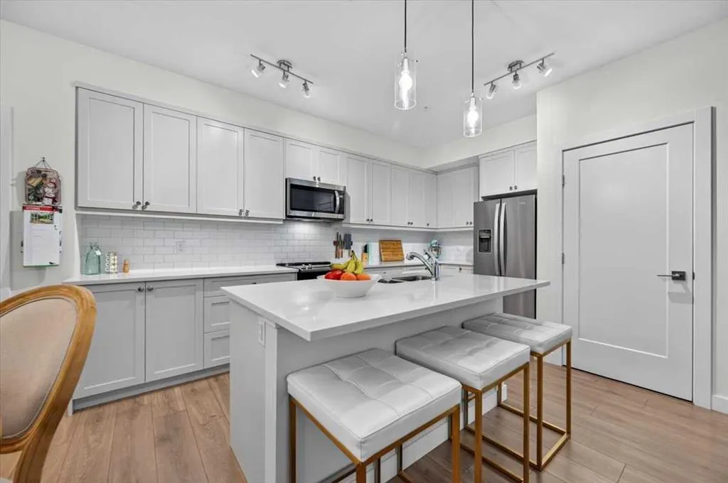 100 Auburn Meadows Manor SE #116
