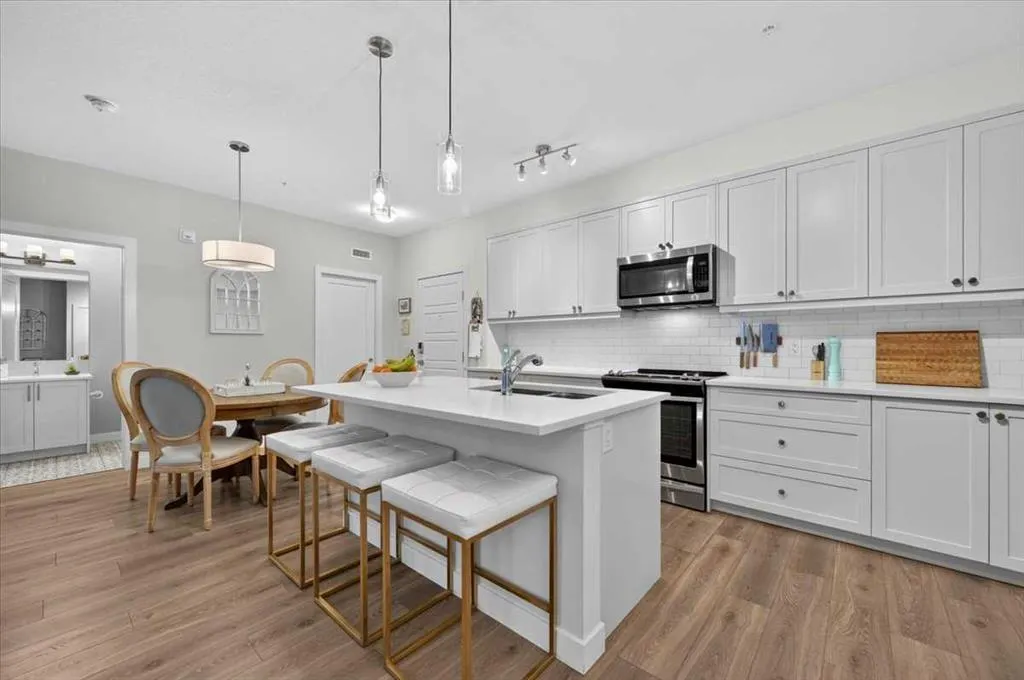 100 Auburn Meadows Manor SE #116