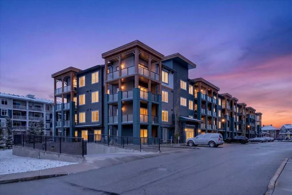 100 Auburn Meadows Manor SE #116