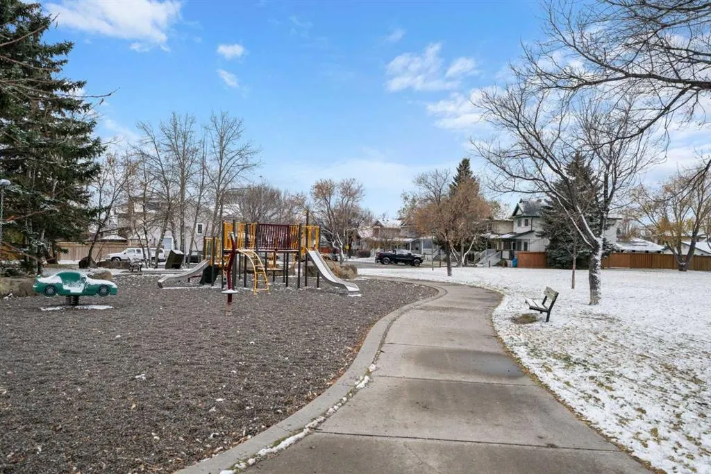 24 Mt Allan Circle SE