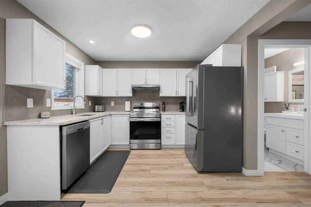 24 Mt Allan Circle SE