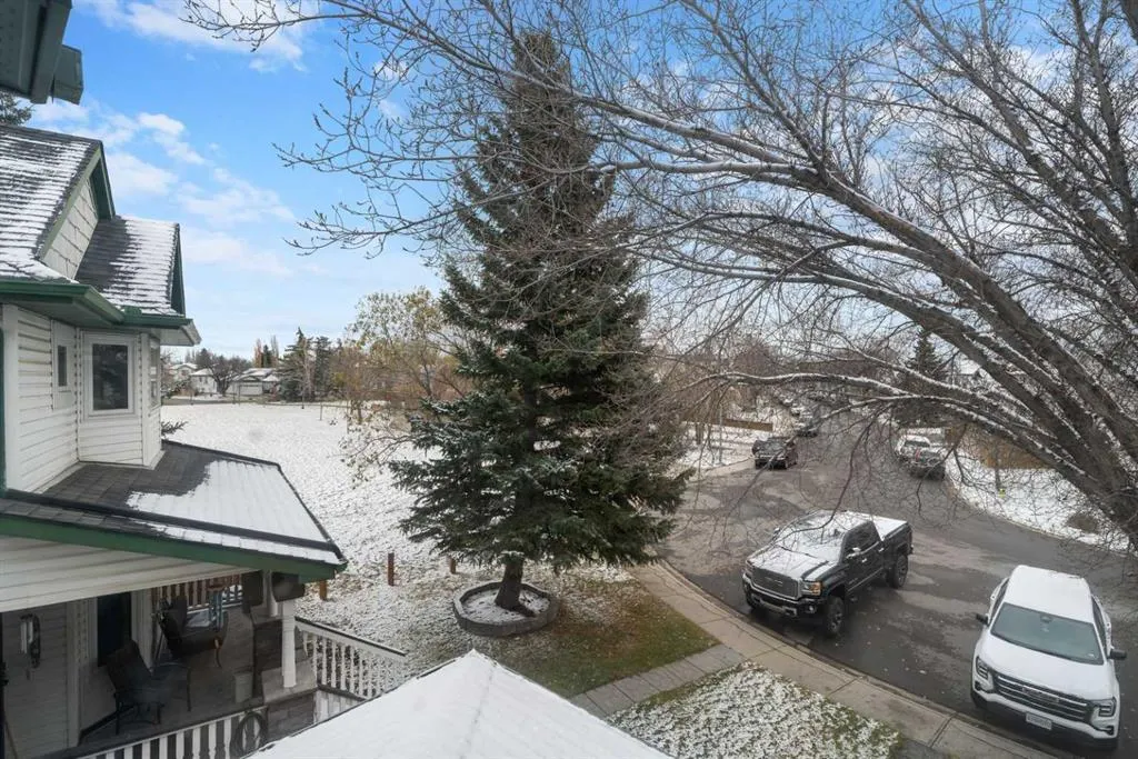 24 Mt Allan Circle SE