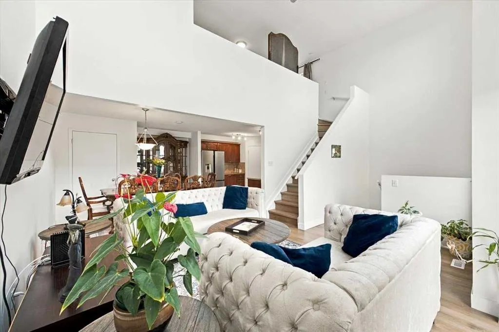 619 Country Village Cape NE