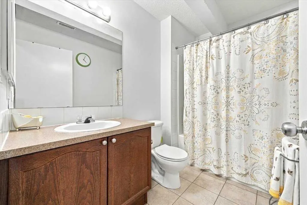 619 Country Village Cape NE