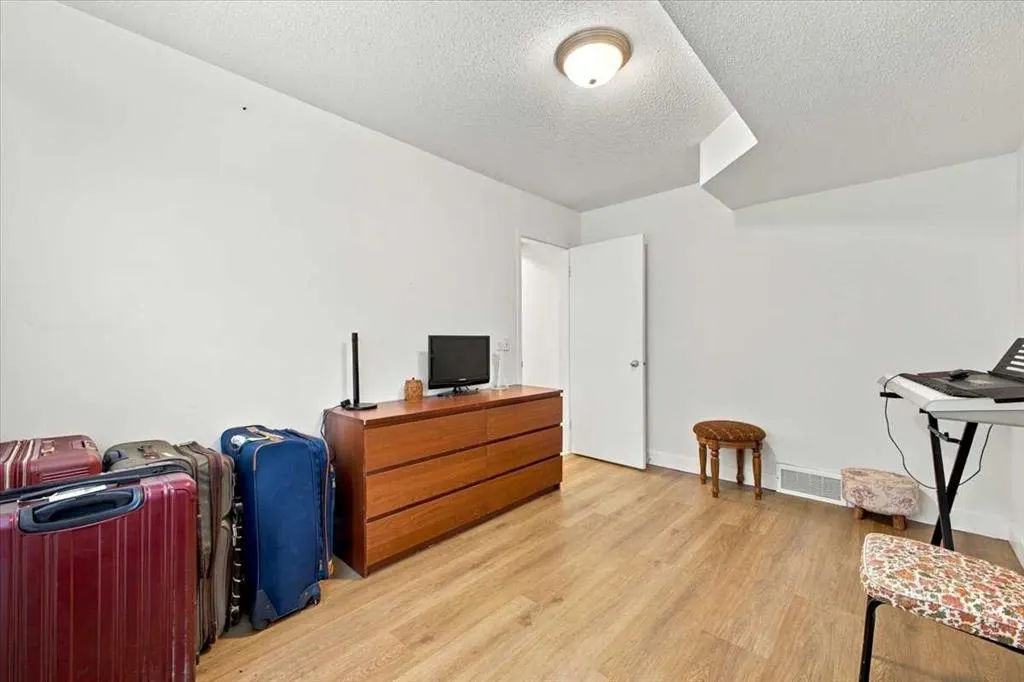 619 Country Village Cape NE