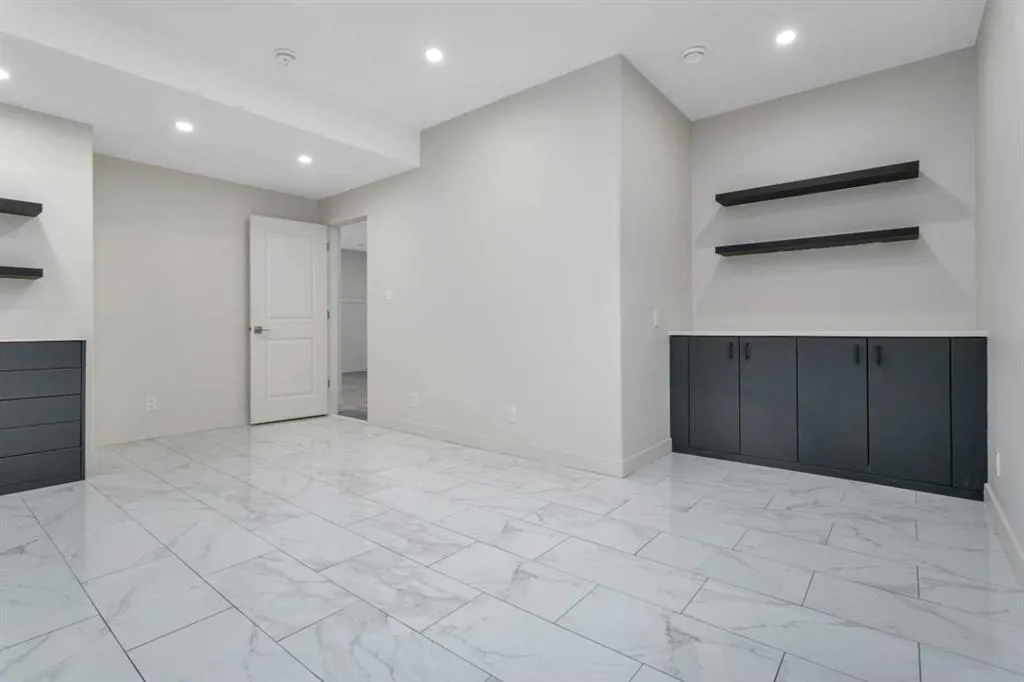 37 Valmont Street