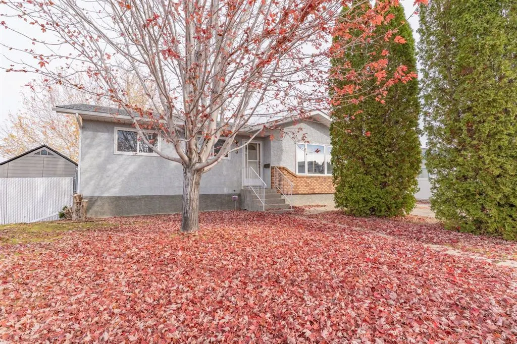 5 Stapeford Crescent SE