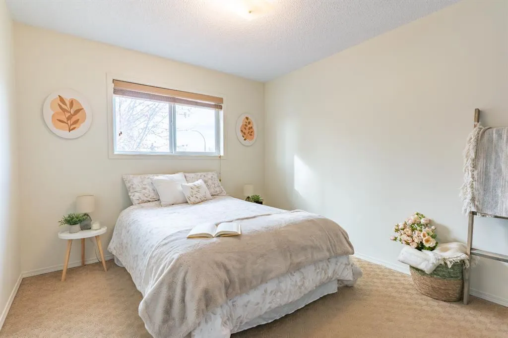 5 Stapeford Crescent SE