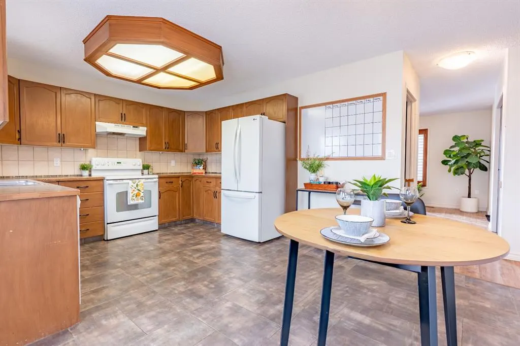 5 Stapeford Crescent SE