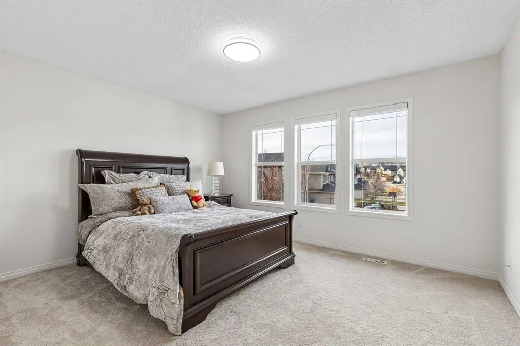 142 Kincora Point NW
