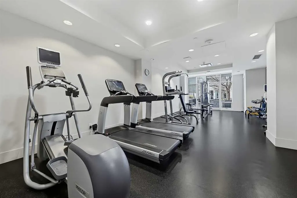1118 12 Avenue SW #305