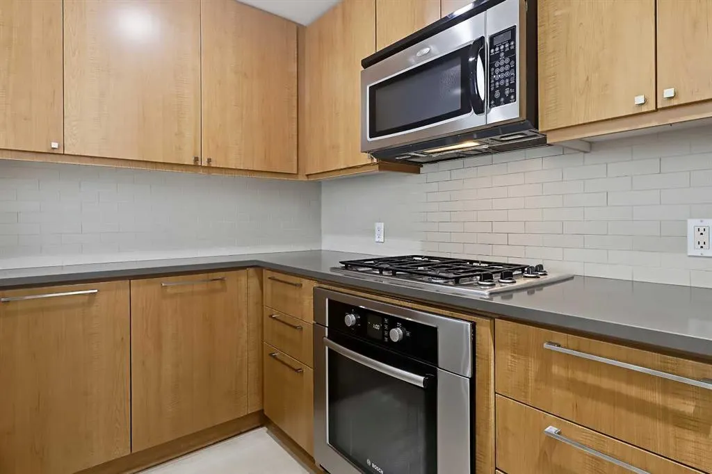 1118 12 Avenue SW #305
