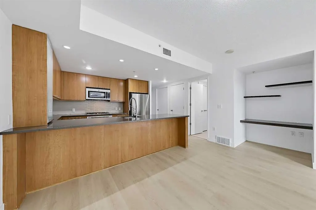 1118 12 Avenue SW #305