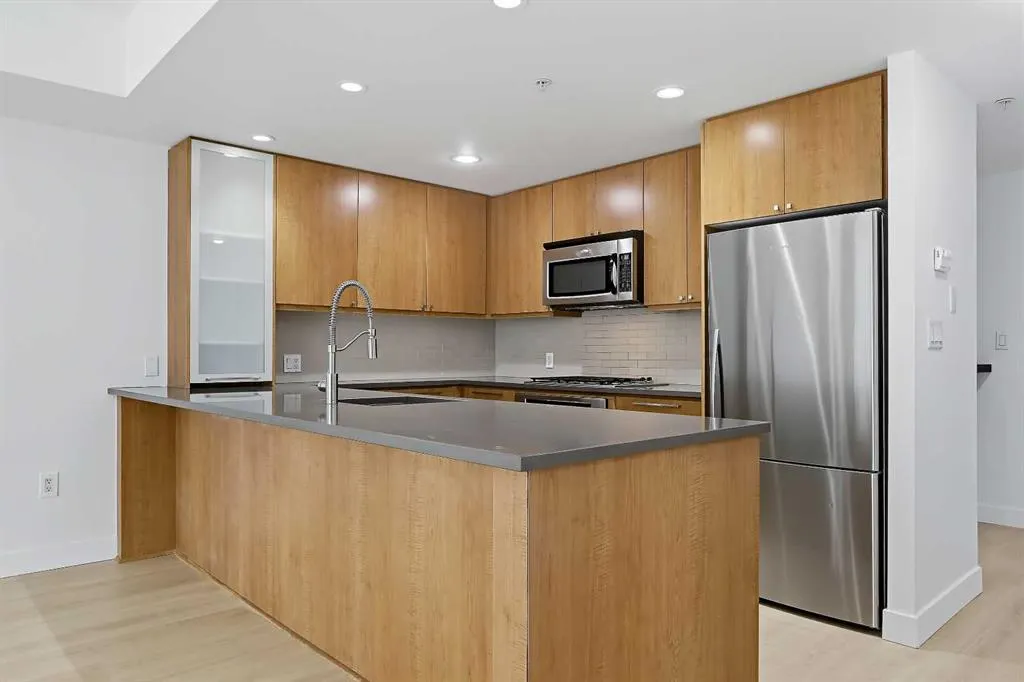 1118 12 Avenue SW #305